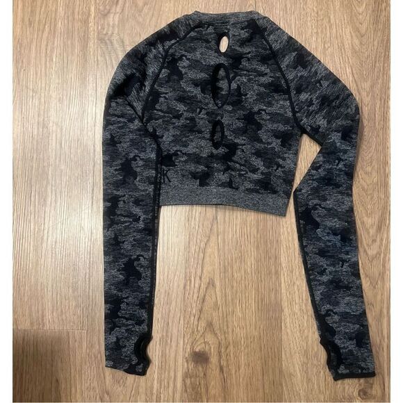 Gymshark Adapt Camo Seamless Long Sleeve Workout Crop Top Size S - Picture 6 of 8